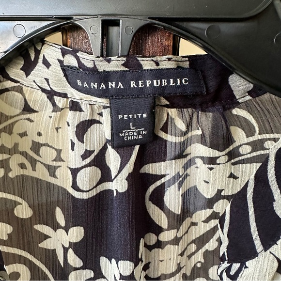 Banana Republic Sheer Blouse - Picture 3 of 4